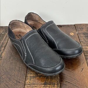 Born Women’s 40 (9.5) Black Pebble Leather Loafers Slip On Spring Step